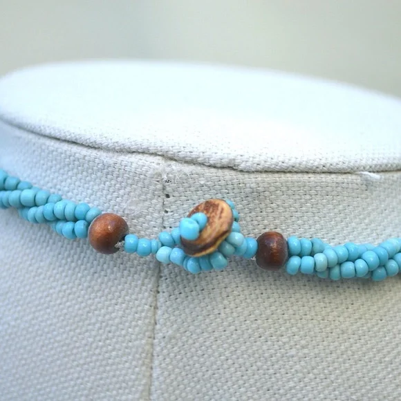 Blue Shell Beaded Necklace - Picture 3 of 3